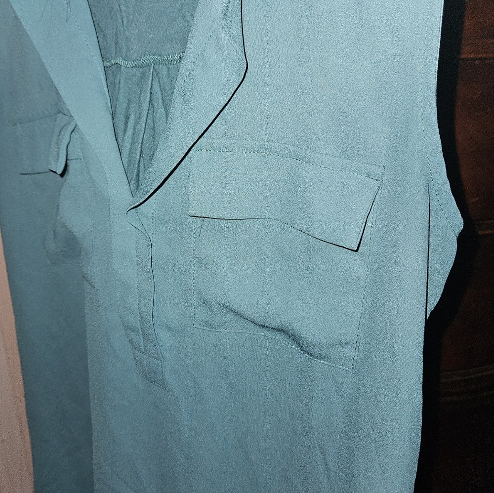 Loft sleeveless shirt